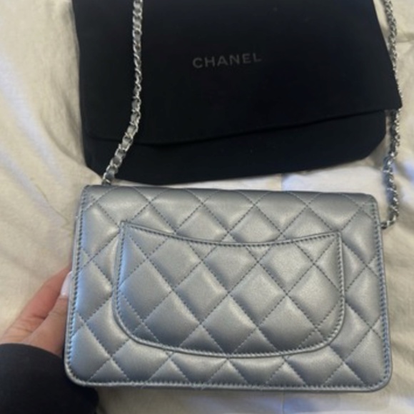 BNWB CHANEL classic wallet on chain WOC silver/pale blue leather iridescent - Picture 8 of 11